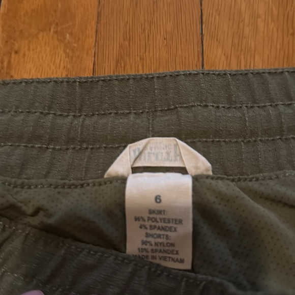 Duluth Trading Skort - Picture 2 of 3